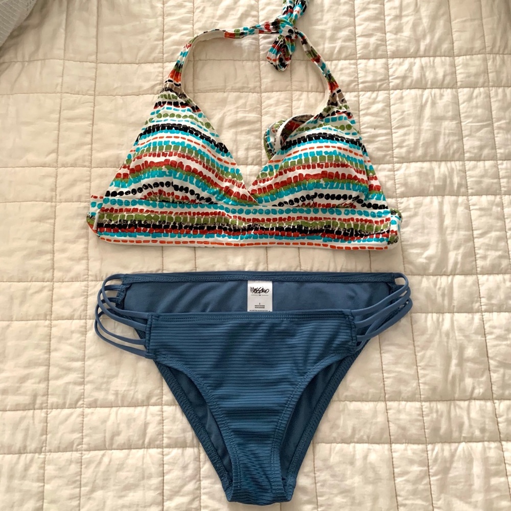 swimsuit bikini